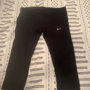 Nike dri-fit capris size large